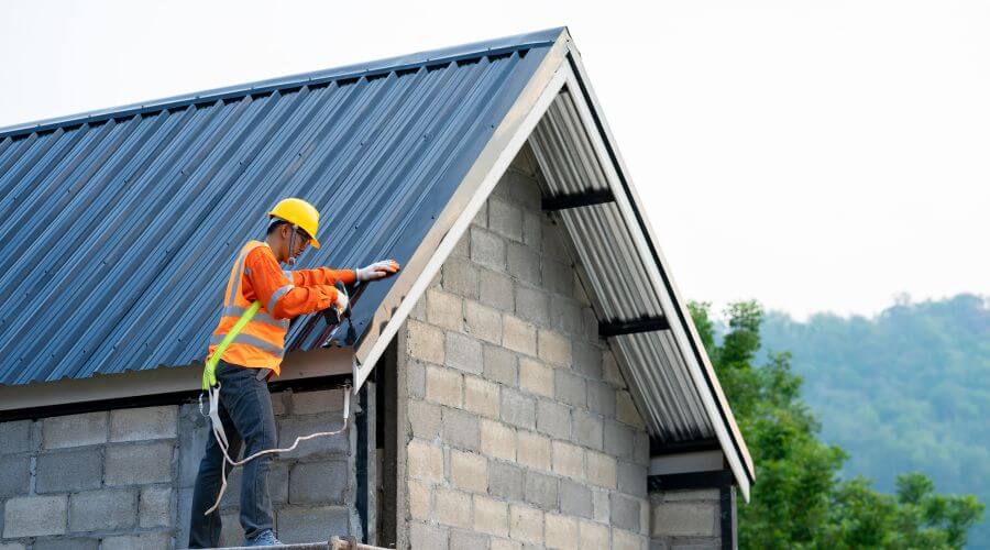 Professional gutter cleaning in Sparta, IL